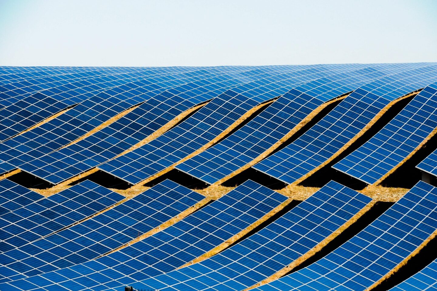 PGE szuka gruntów pod fotowoltaikę jako szansa dla właścicieli ziemi i element transformacji energetycznej w Polsce