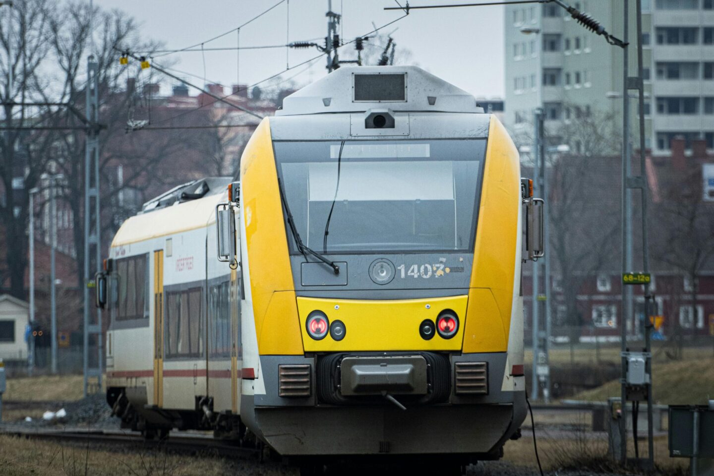 Elektrowóz – budowa, działanie, zastosowanie i znaczenie lokomotyw elektrycznych w transporcie kolejowym
