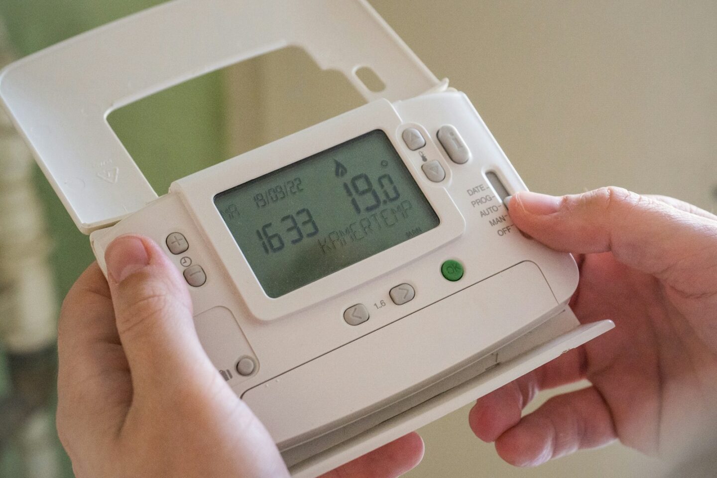 Rynkowa cena energii elektrycznej jako kluczowy wskaźnik kosztów prądu dla firm, gospodarstw domowych i całej gospodarki